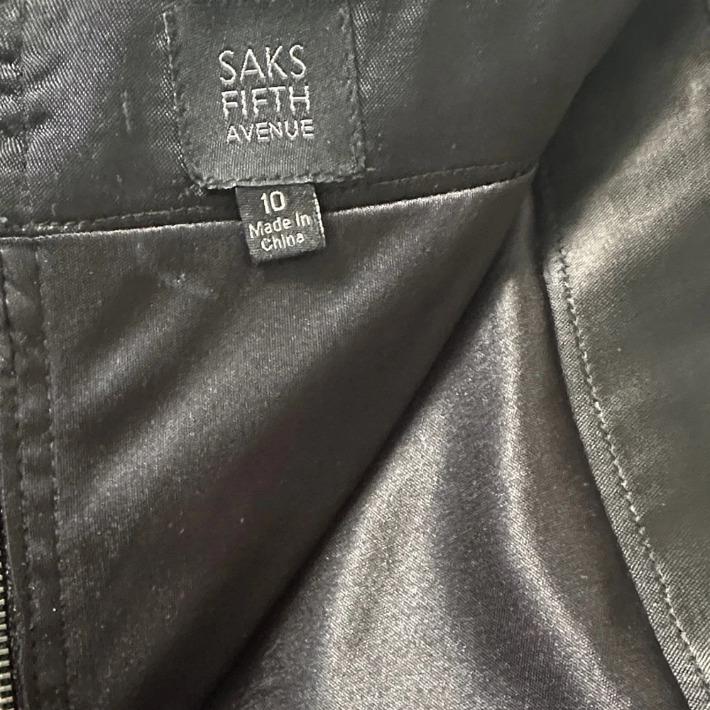 Saks Fifth Avenue Elegant Black Pencil Skirt - Picture 2 of 6